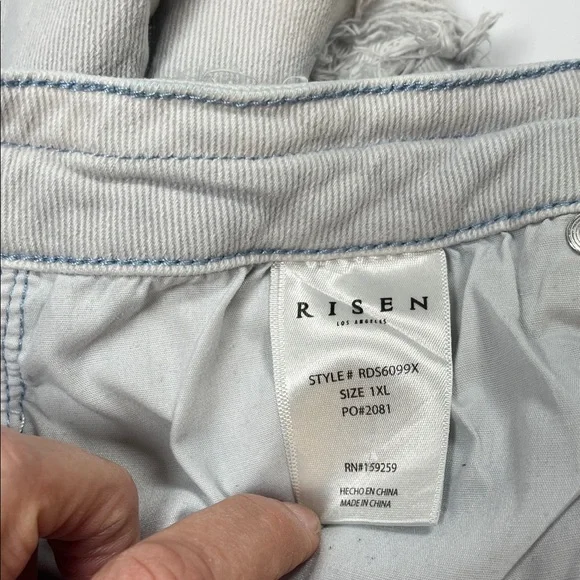 Risen Jeans Distressed Light Blue Denim Cutoff Shorts Sz 1XL - Picture 9 of 11